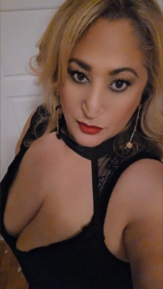 Ms.Curvy.V's avatar