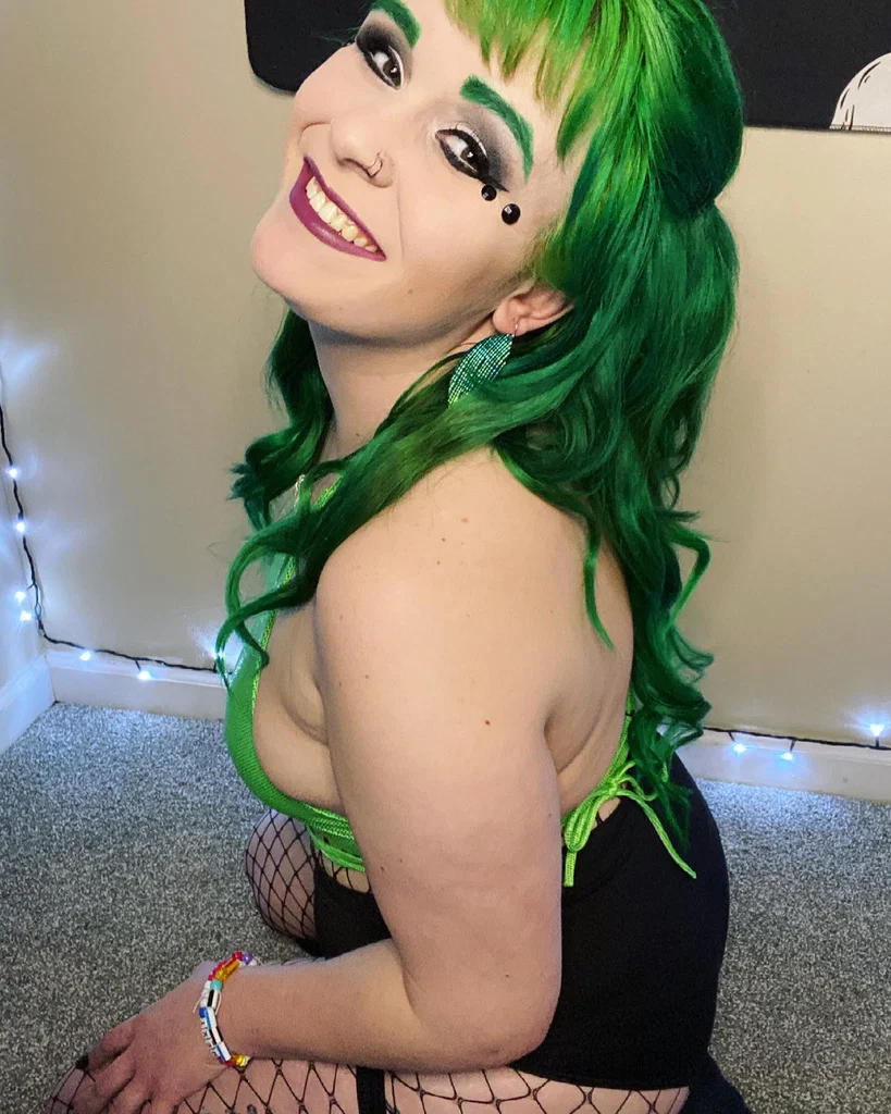 💚Princess Emerald FREE💚's avatar