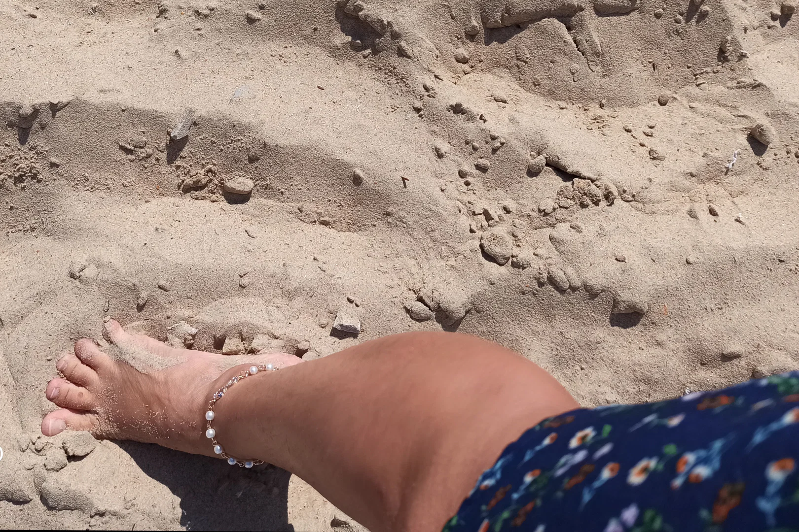 Legs profile banner