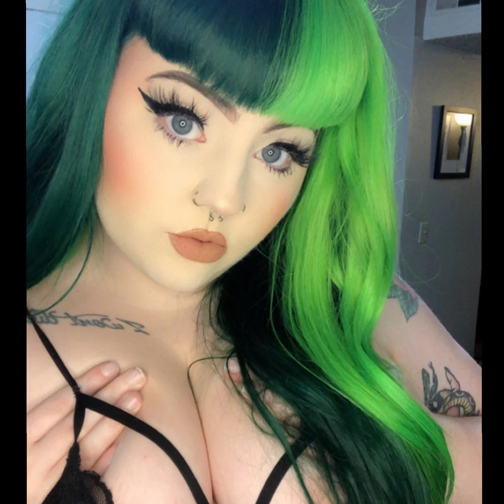 Jade 🖤's avatar
