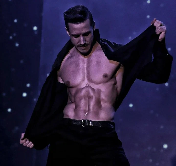 Julian Gomez profile banner