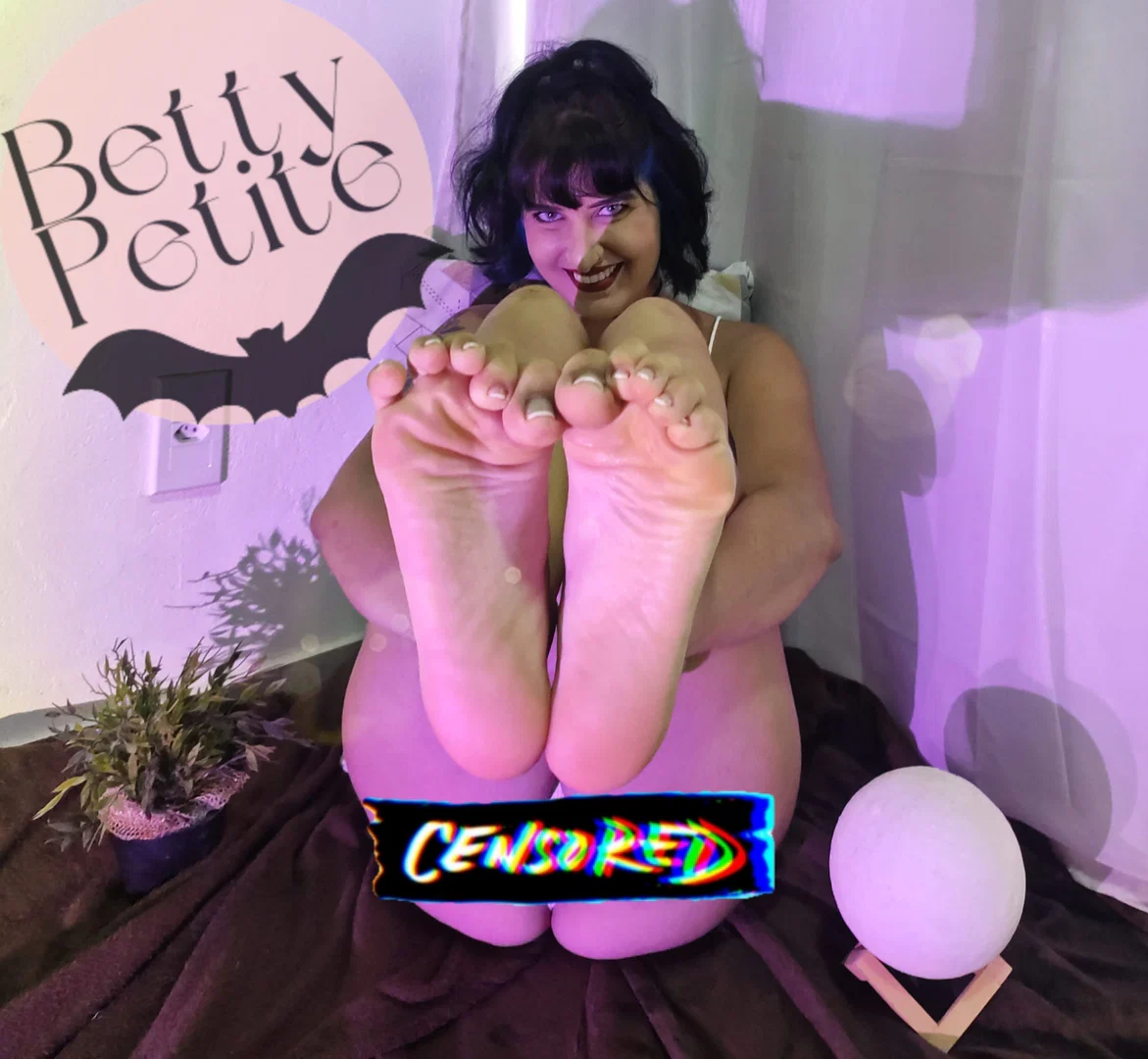 Betty Petite profile banner
