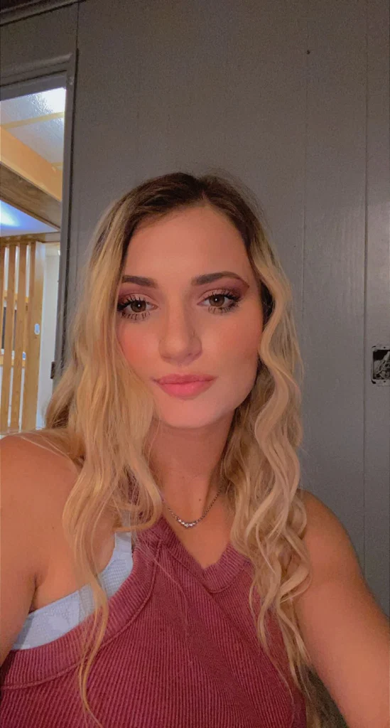 Madelynn's avatar