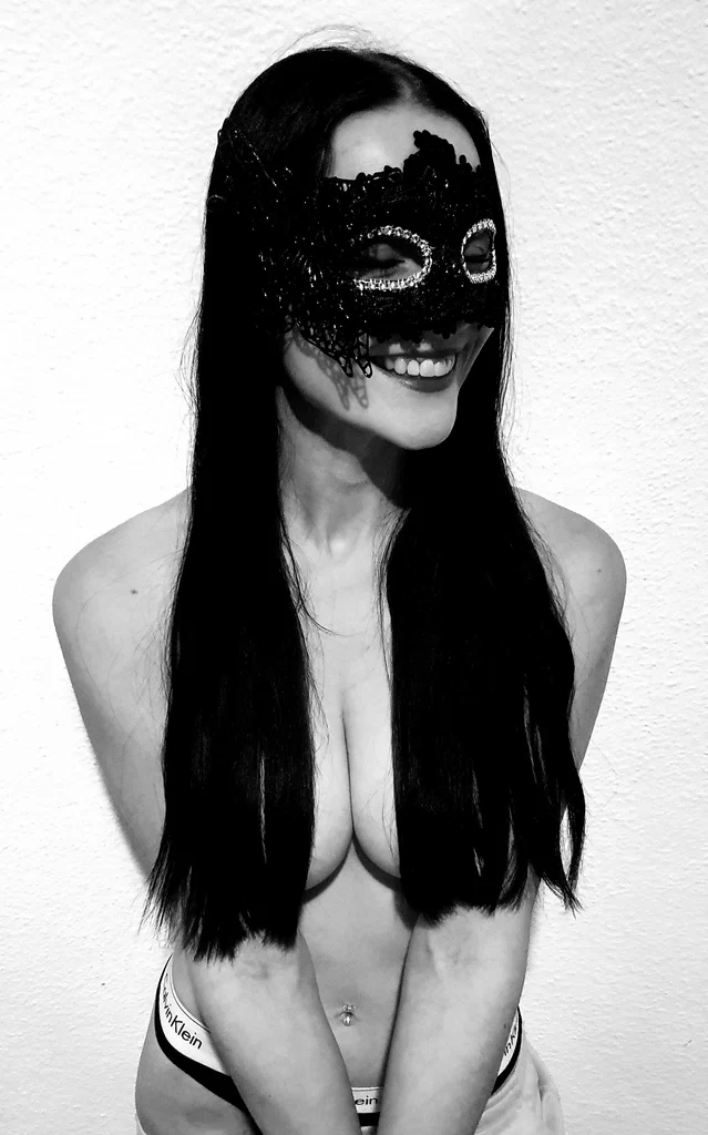 Masked Carla's avatar