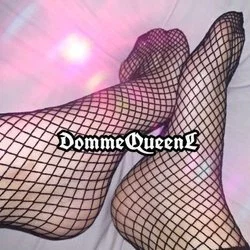 𝐐𝐔𝐄𝐄𝐍 𝐋 🖤's avatar