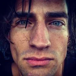 lovelas.t's avatar