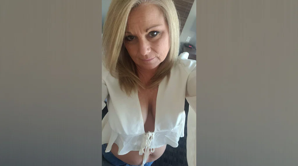 Izza Kummin's avatar