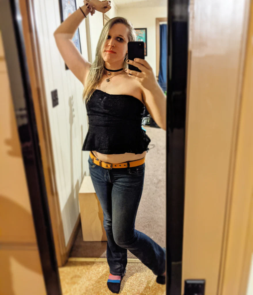 Vikki Lenore's avatar