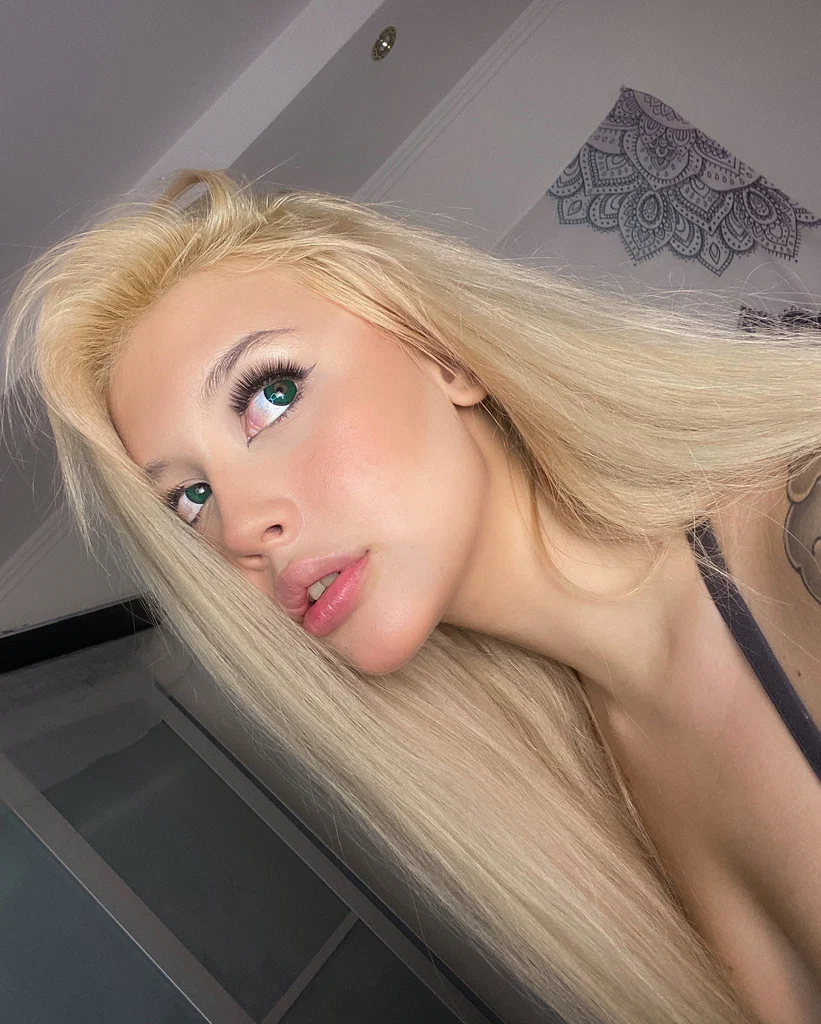 Vickyfckingdoll's avatar