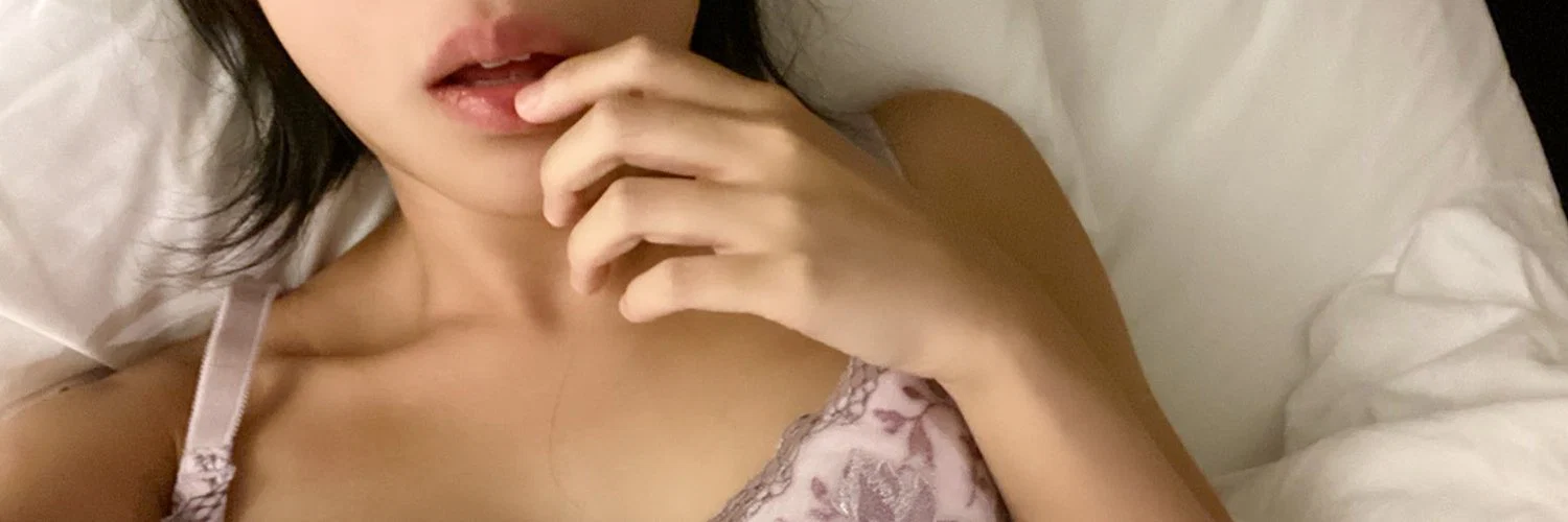 多汁白桃妹🍑 profile banner
