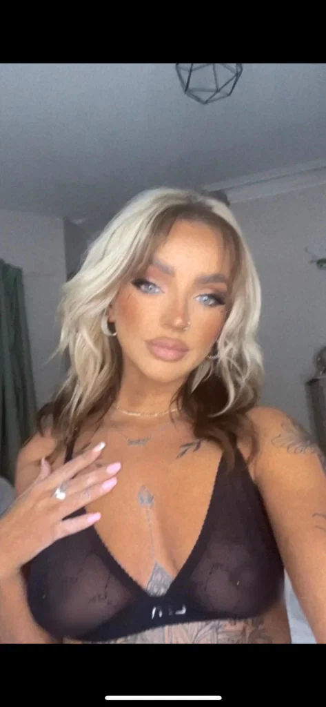 Angie C's avatar