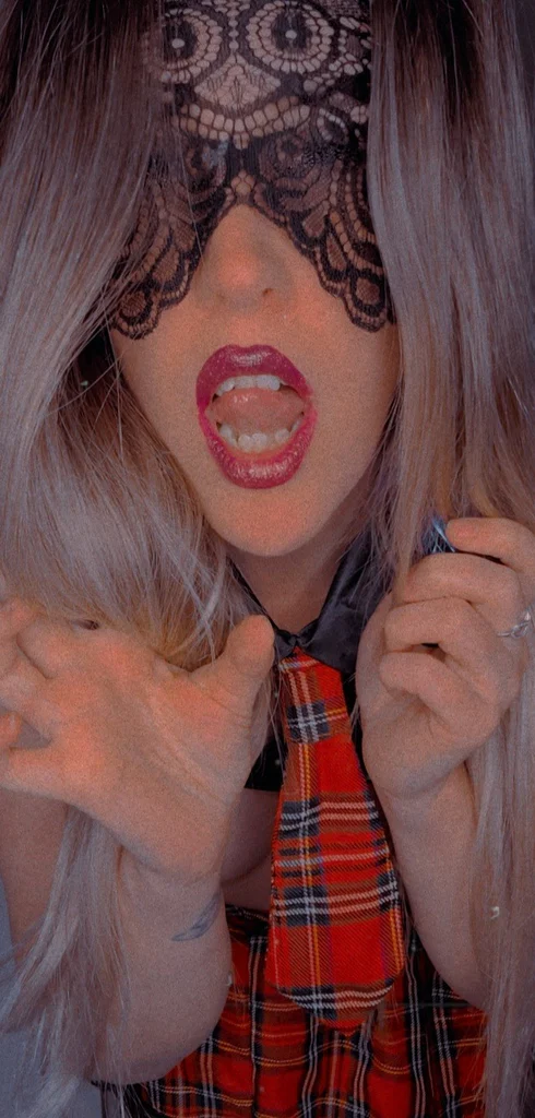 TheMaskedBitch😈's avatar