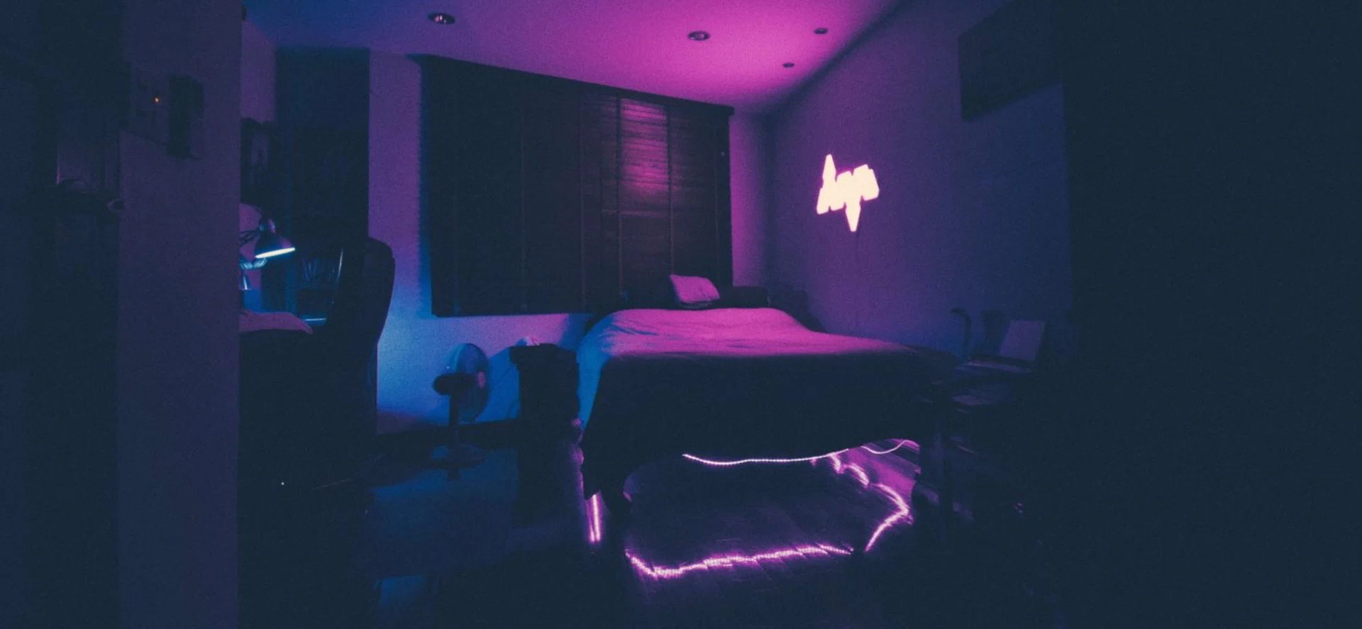 M-room profile banner
