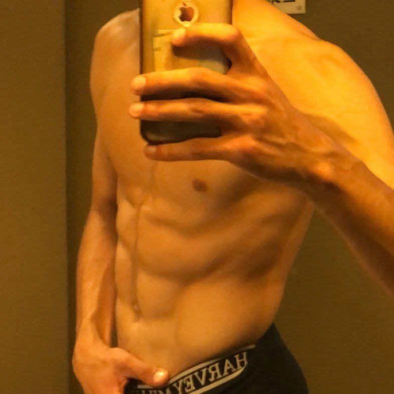 Your Secret internet boyfriend 😈