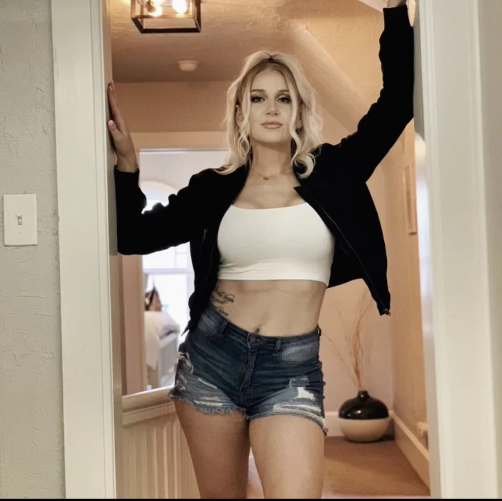 Rylee Rae's avatar
