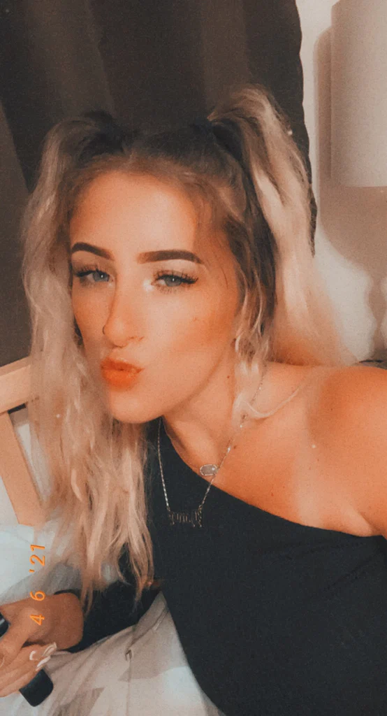 am rose's avatar