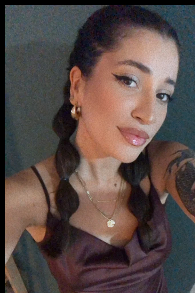 Bella Amber's avatar