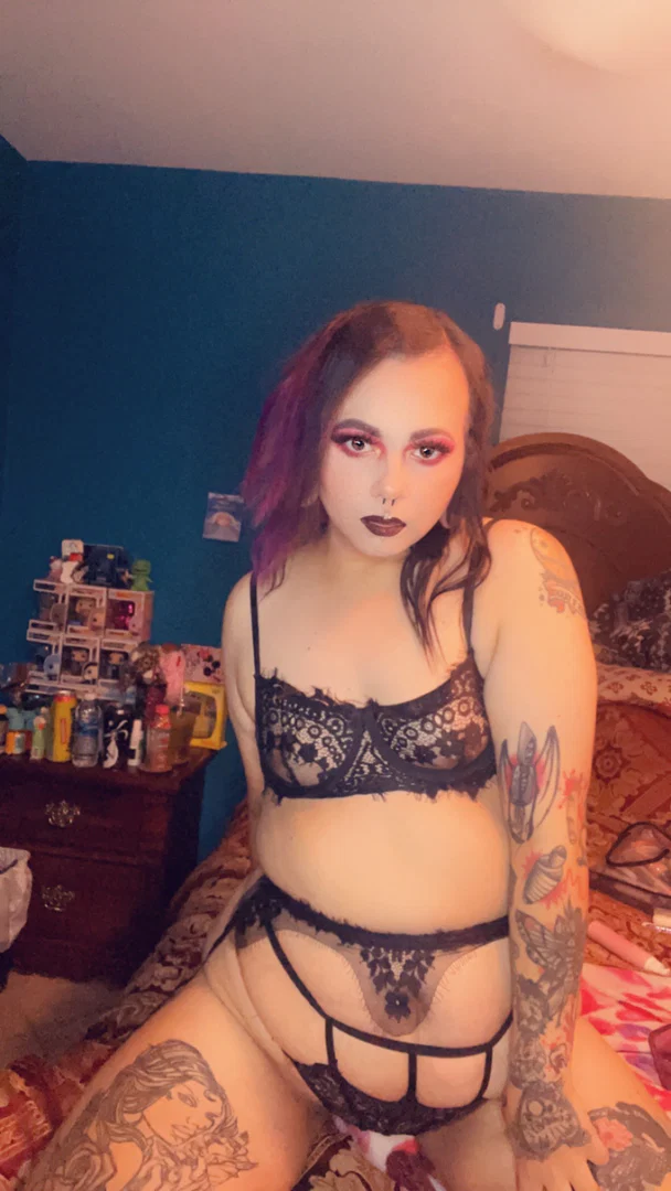 Britaneydropdead_vip profile banner