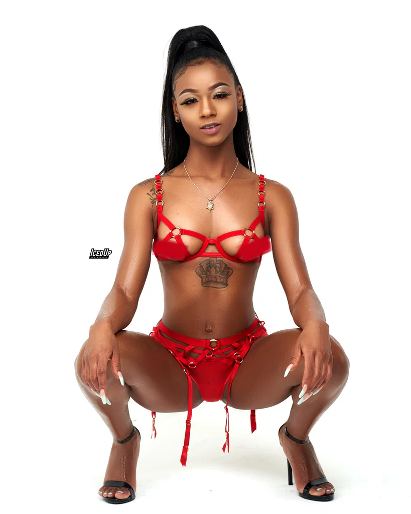 ari R's avatar