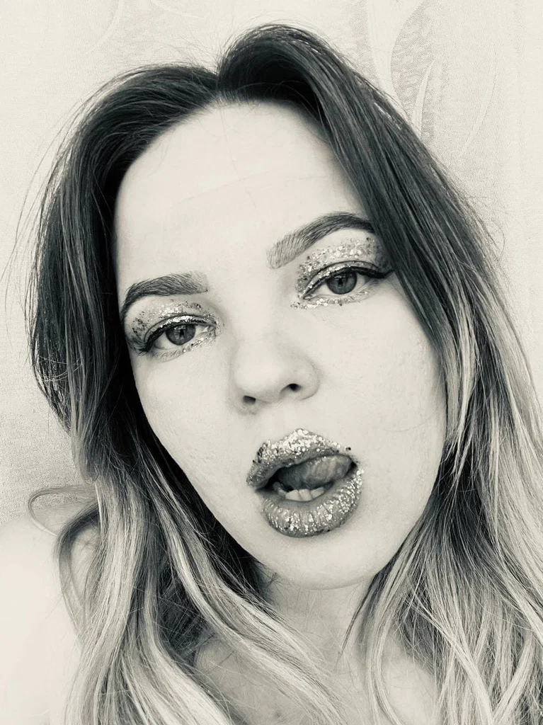 Natalie Tours's avatar