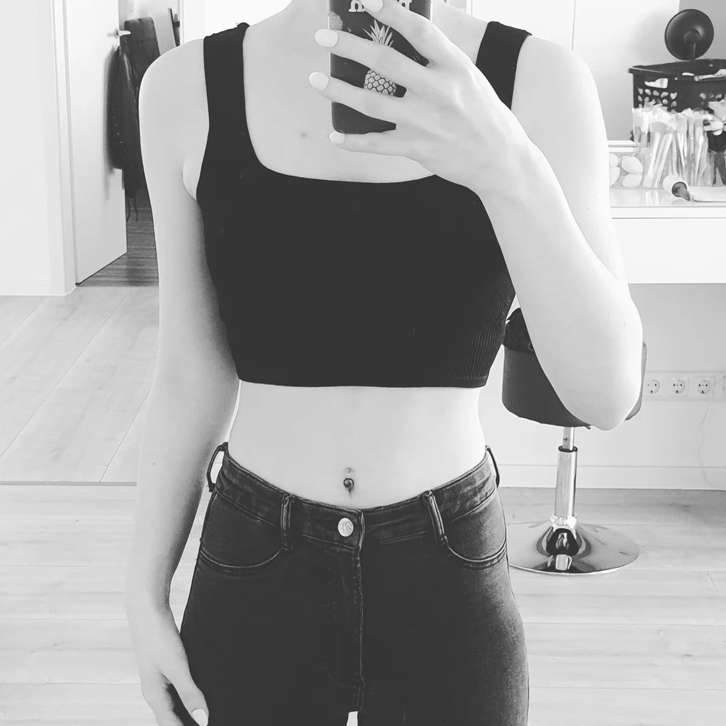 Lia Roxanne's avatar