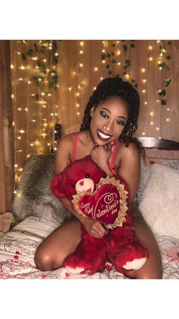 SweetBella🌹's avatar