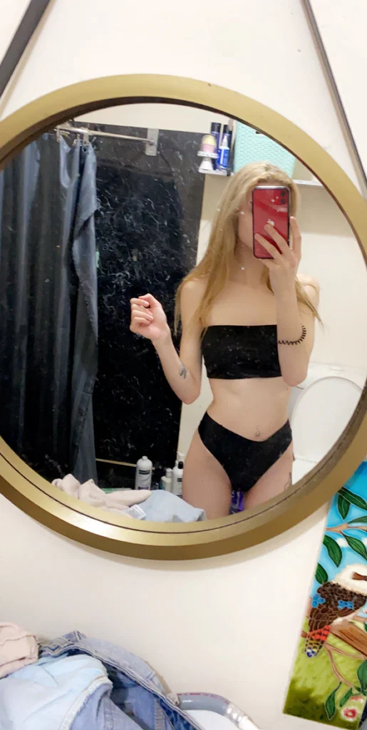Blonde Cupcake's avatar