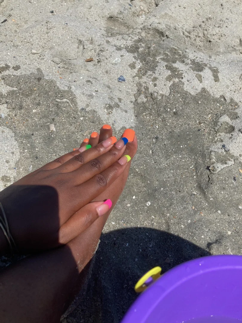 10 toes down profile banner
