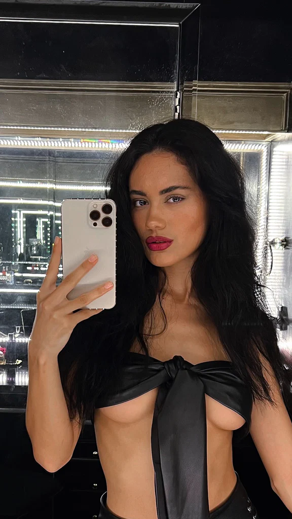 Danielle Nicole's avatar