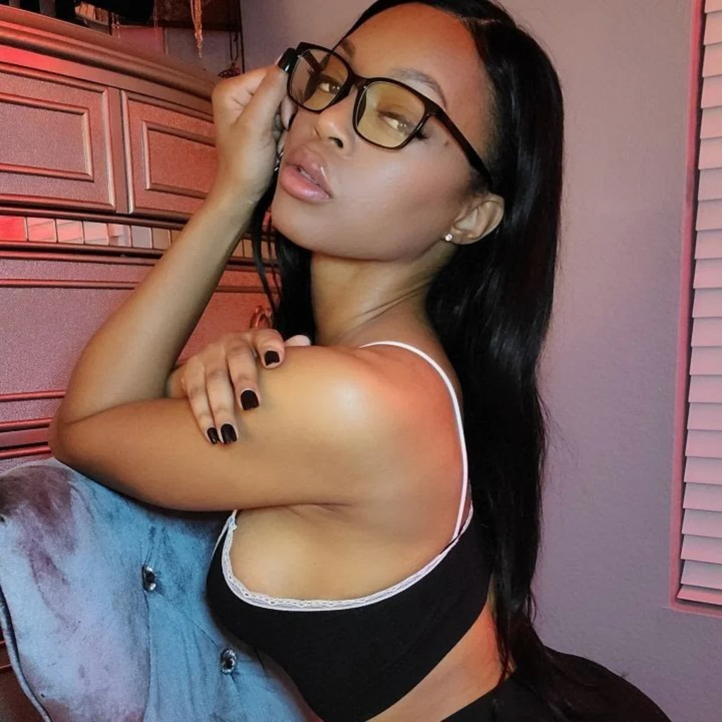 Nicole's avatar