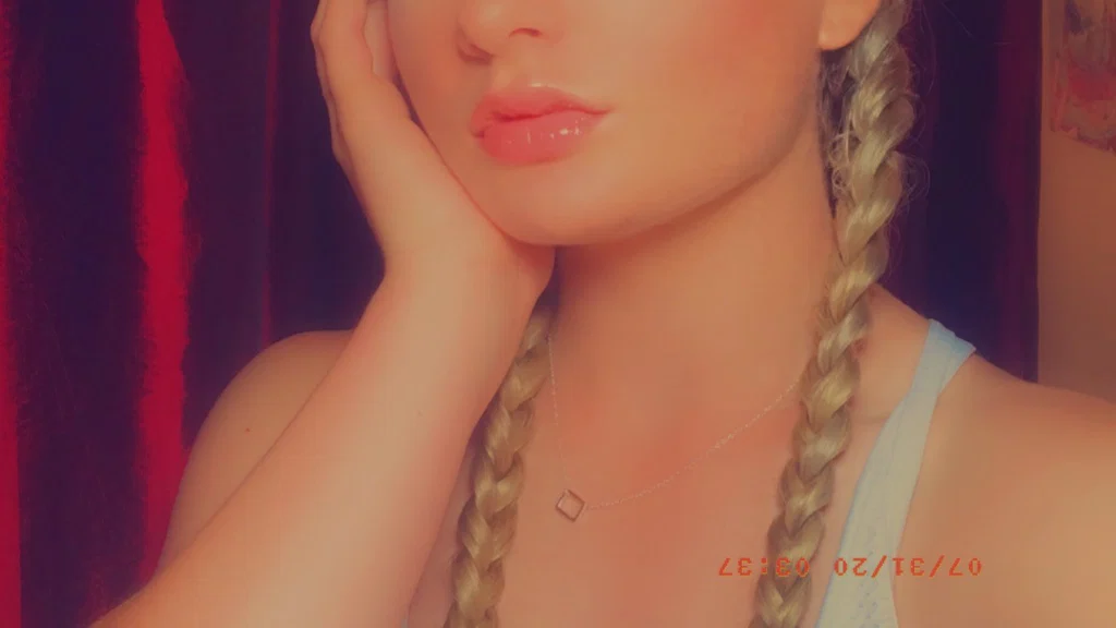 H✨💕's avatar