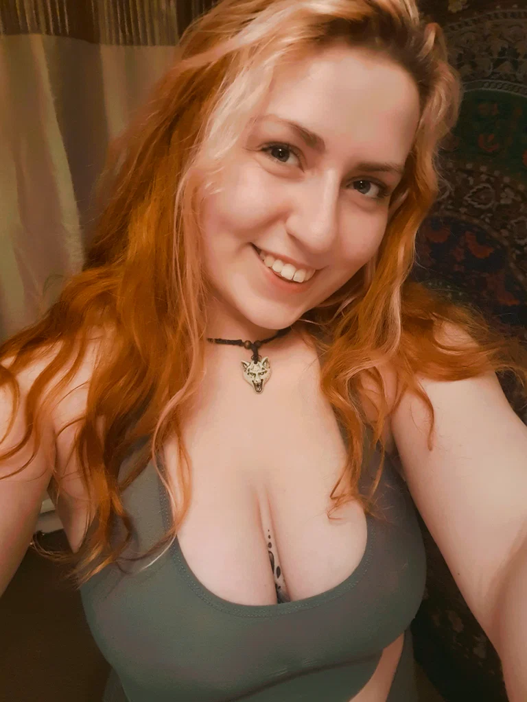 Krystal Topaz (Free Account)'s avatar