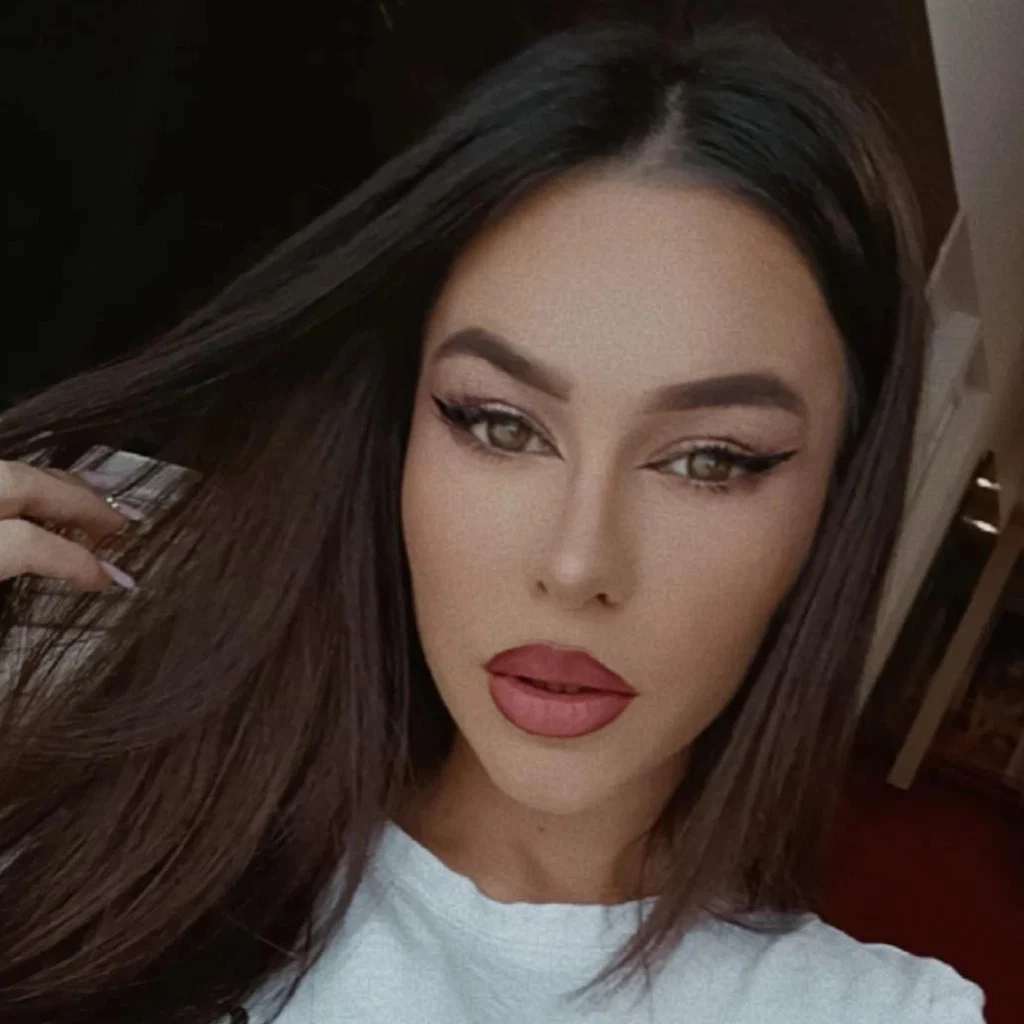Reya Baines's avatar