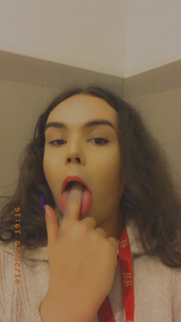 TS THROATMASTER👑's avatar