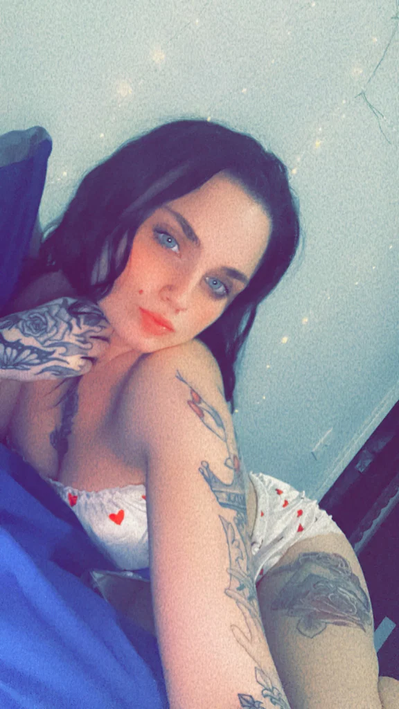 Haley breton's avatar