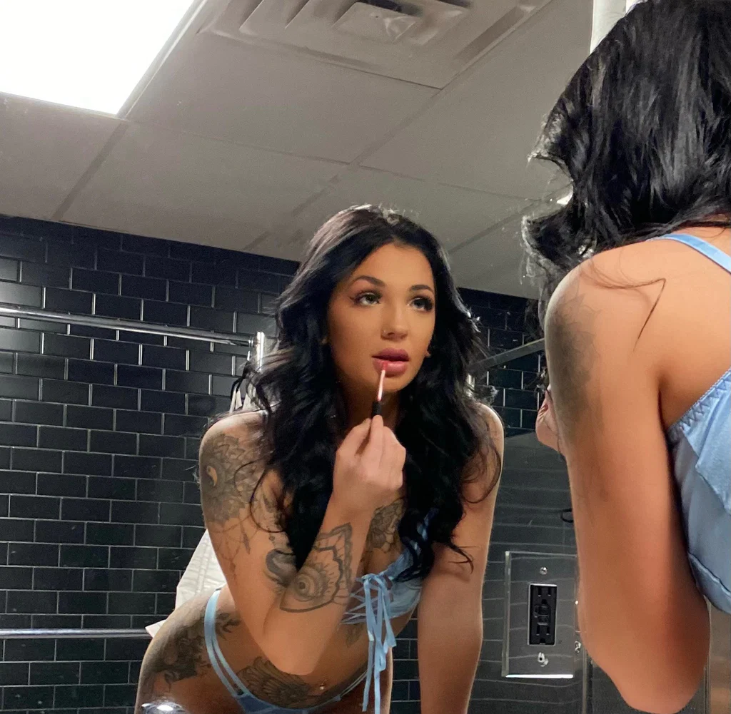 Raya Rose's avatar