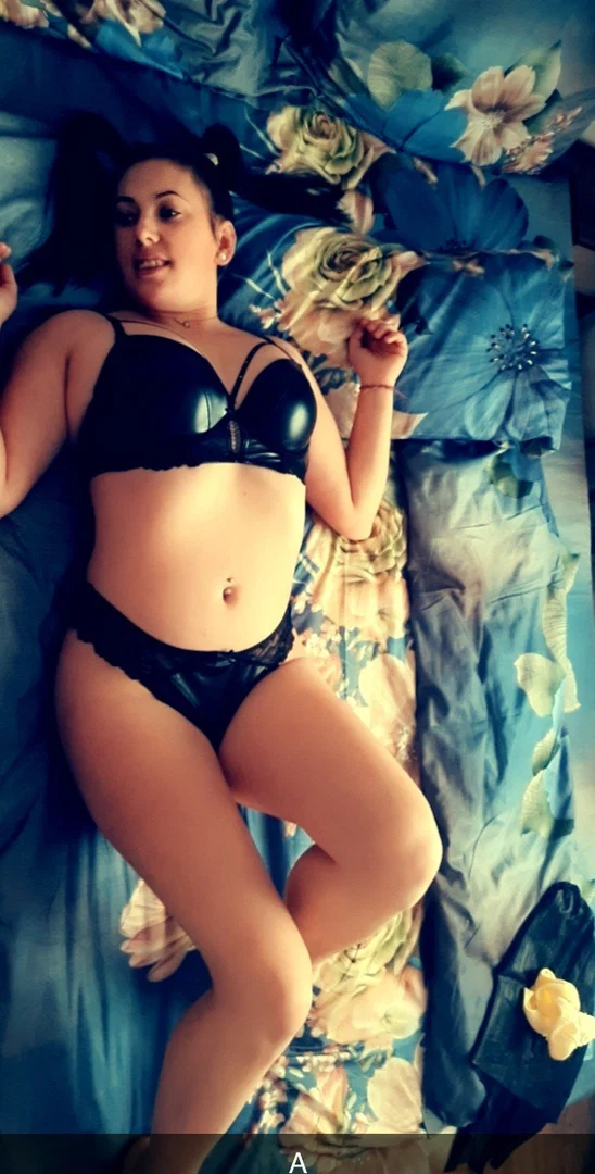 Madalina profile banner
