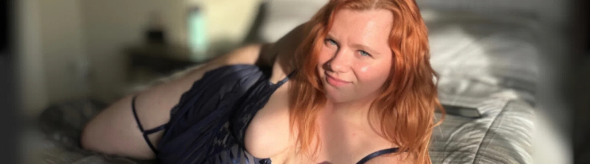 Laura Leslie profile banner