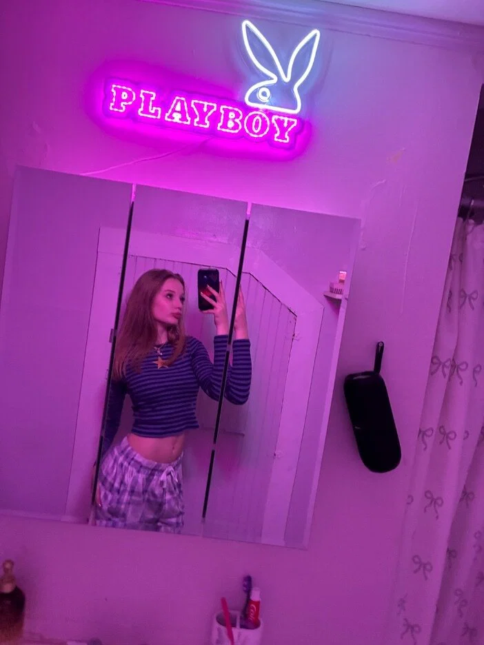 Peach profile banner