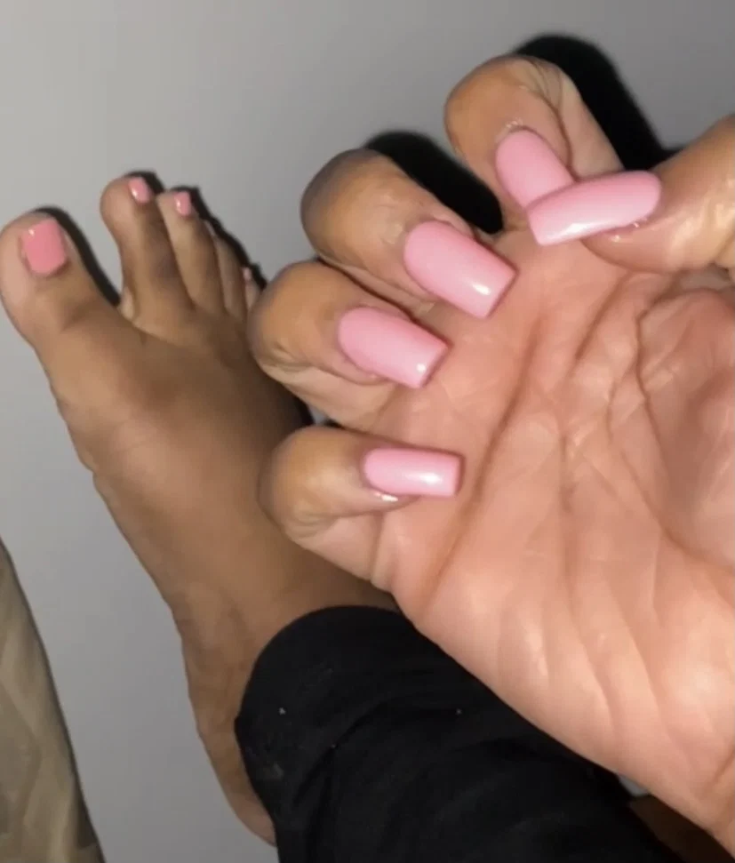 Feet Fetish 🥴's avatar