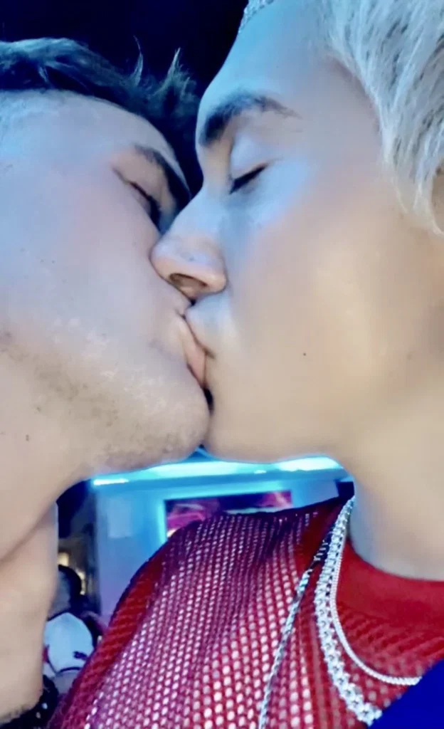CuteBoyGuy (18+)'s avatar