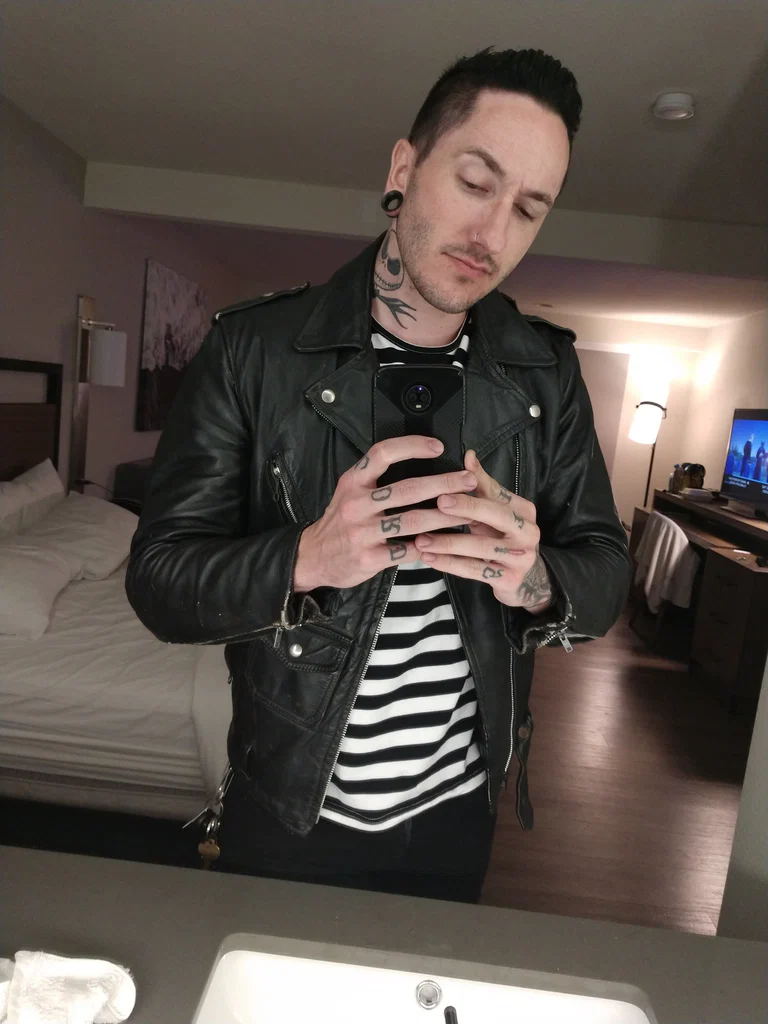 Nicholas Rose 🥀's avatar