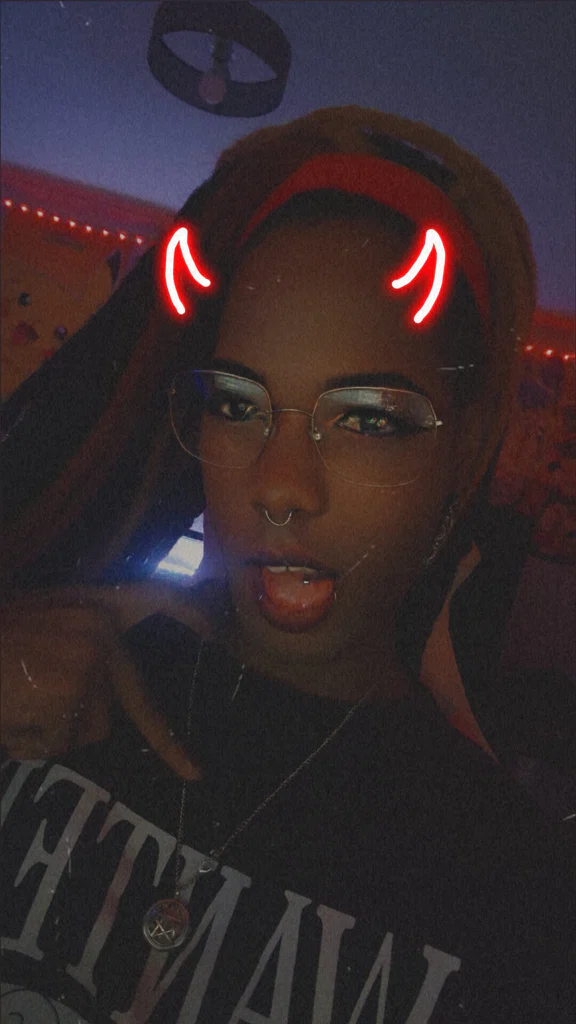 𝑅𝒶𝓎𝓃𝑒 𝑅𝑒𝓁𝒾𝒸𝒶