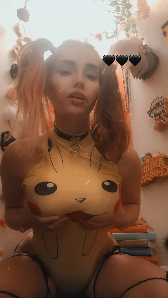 QT Lux's avatar