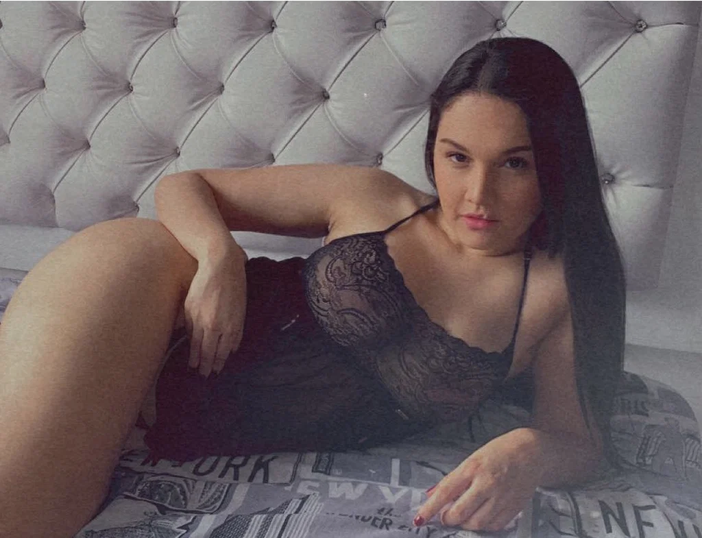 Stephanie Falla