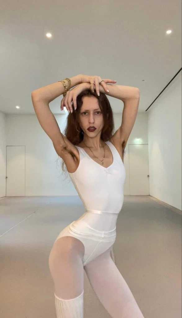 Hairy Ballerina 🌳