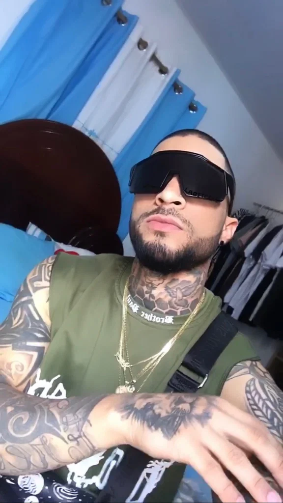 Yandel Santos el capitán 🚢⚓