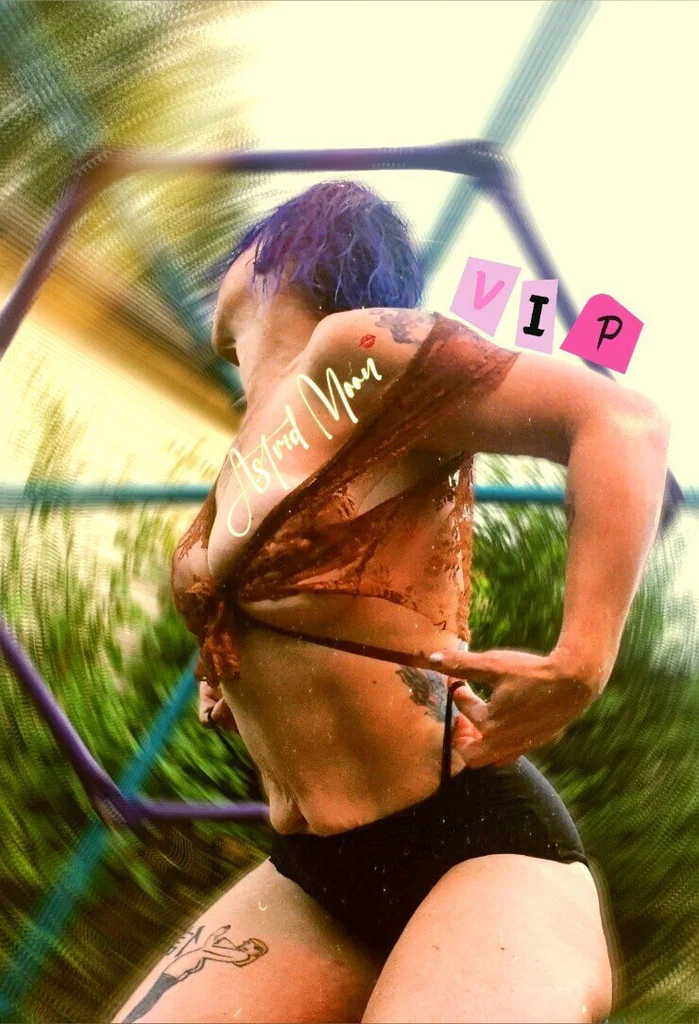 • Astrid • Moon • VIP •'s avatar