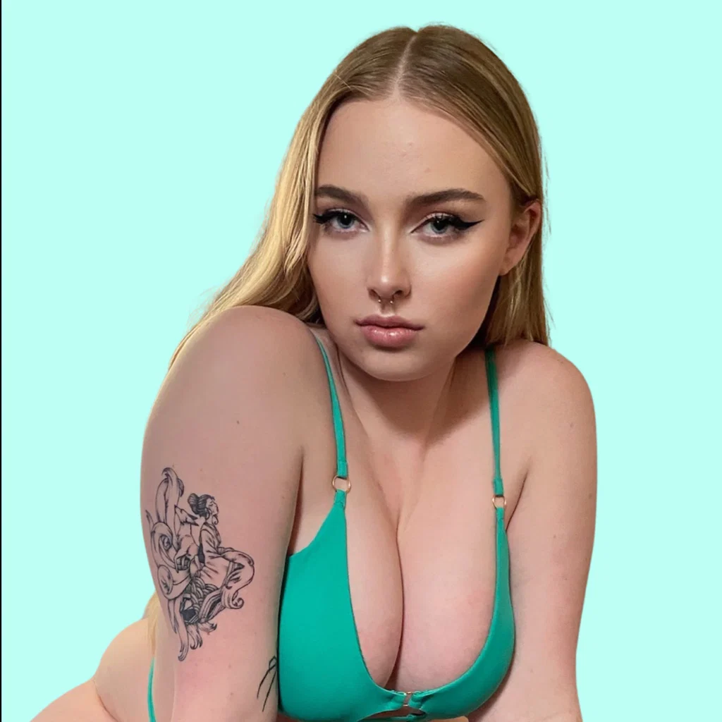 Evalyn 🍒's avatar