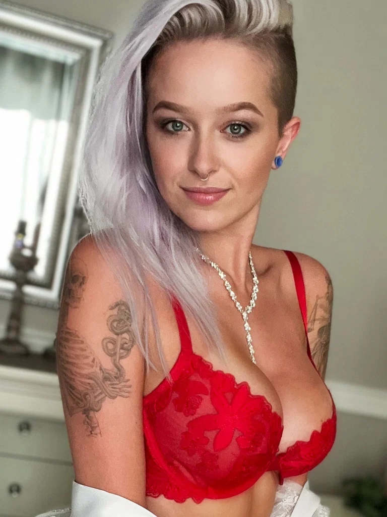Lauren's avatar